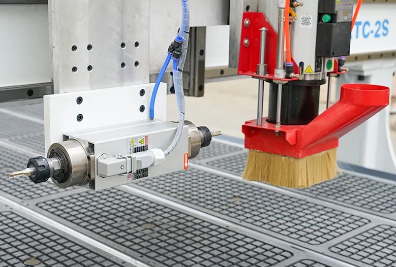 جهاز التوجيه ATC CNC ذو المغزل الأفقي للحفر الجانبي والحفر