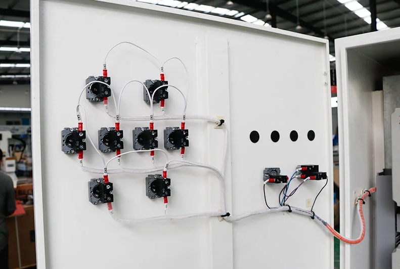 Enrutador CNC de husillo múltiple con torno multirotativo