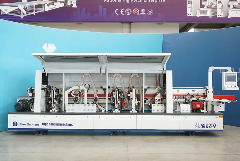 Máquina encoladora de cantos automática con ajuste neumático