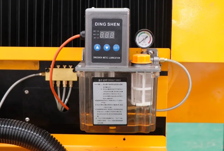 4-осевой фрезерный станок с ЧПУ по камню ATC с токарным станком