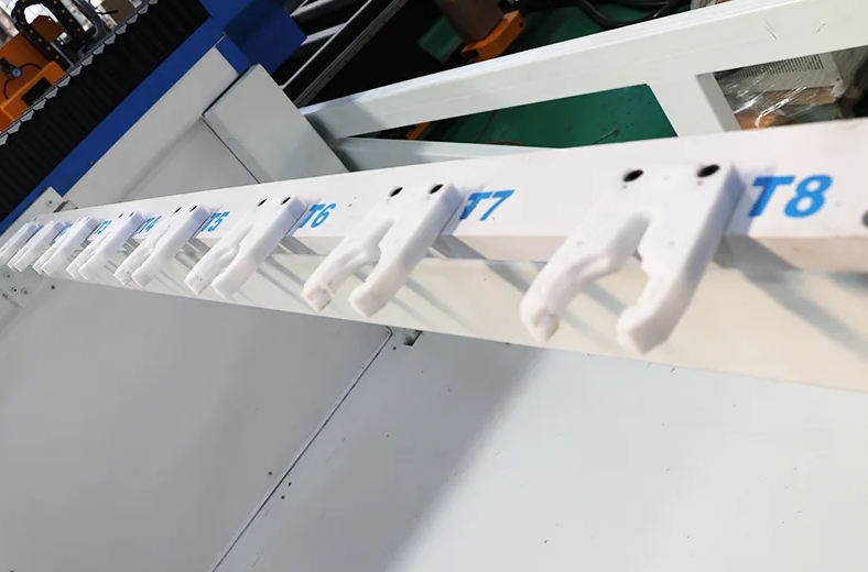 4 Axis CNC Router with ATC Spindle for Wood EPS Styrofoam 3D Mold/Model Making