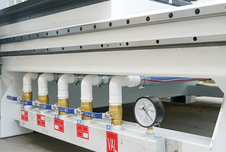 جهاز التوجيه ATC CNC ذو المغزل الأفقي للحفر الجانبي والحفر