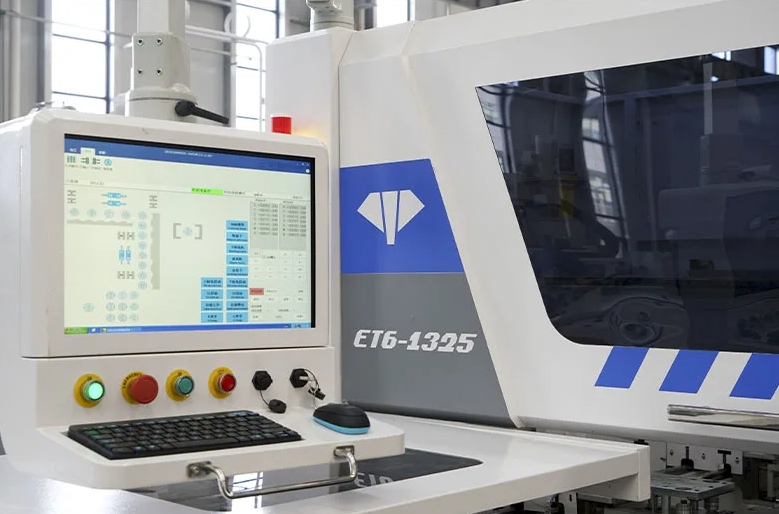  Six Sides Wood CNC Drilling Machine for Cabinet Hole Making