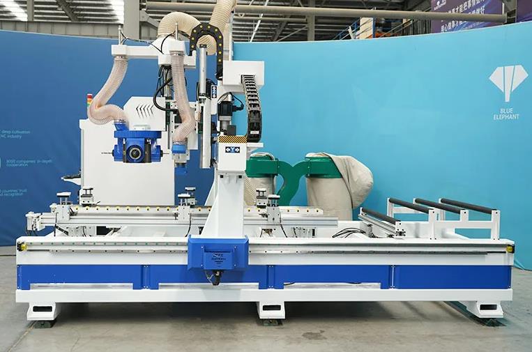  CNC Router Wood Boring Machine with Horizontal Spindle for All Door Holes Making